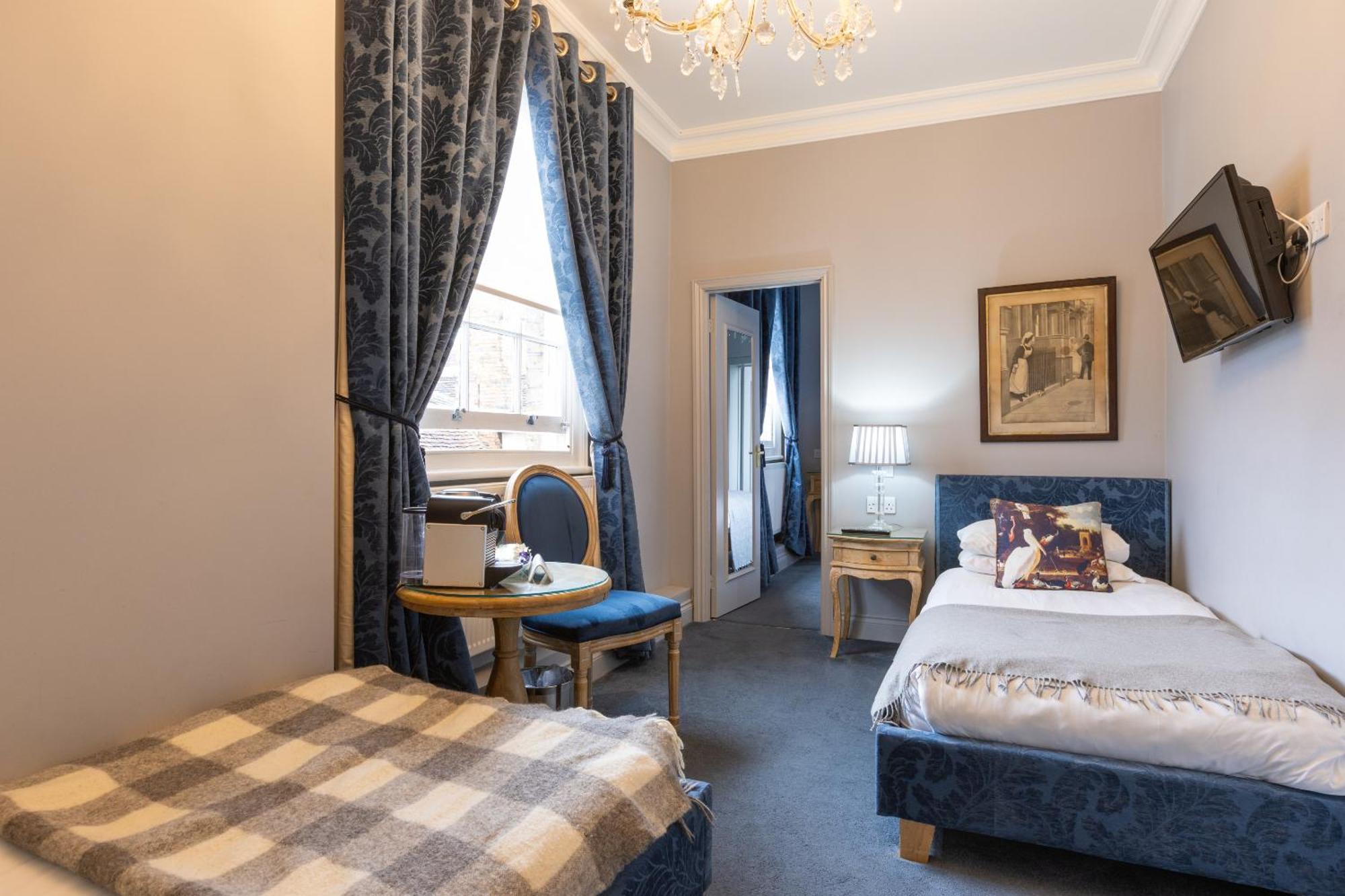 Hotel Blue Boar 3*